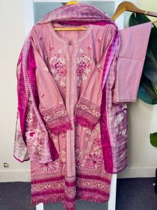 Pakistani Inspired Three Pcs – LNL251227