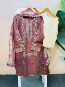 Boutique Readymade three piece – LNL251211